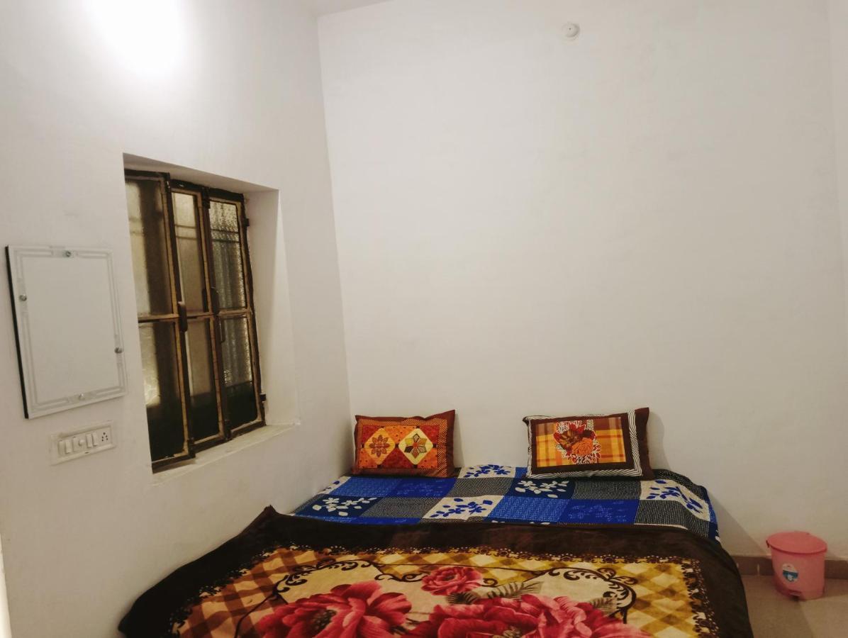 Veera'S Hostel Pushkar Exterior photo